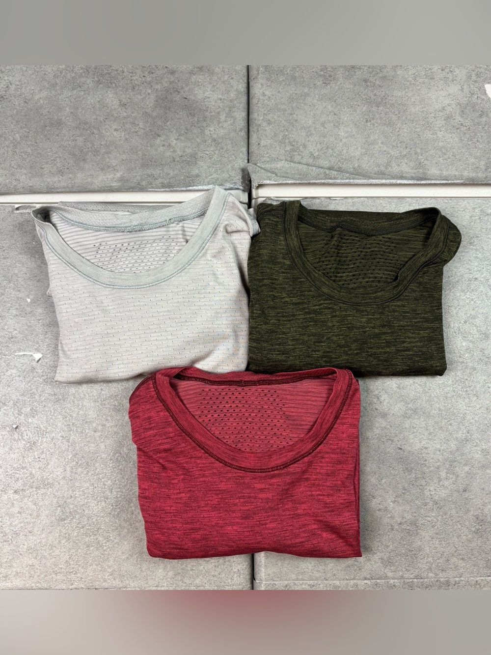 Lot of 3 Lululemon Metal Vent Breathe Short Sleeve T-Shirt w/ open-hole mesh